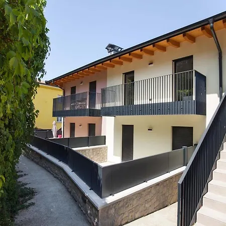 Modern With View Castelletto Di Brenzone