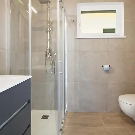 Daire Modern With View Castelletto Di Brenzone