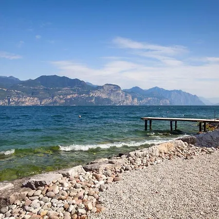 Modern With View Castelletto Di Brenzone