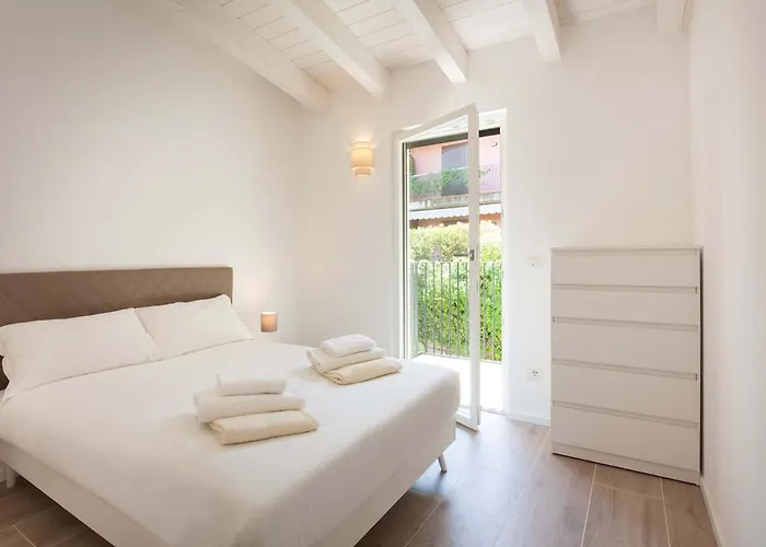 Modern With View Apartament Castelletto